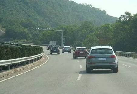 小绿山更新地址是什么？老司机分享稳定访问技巧。