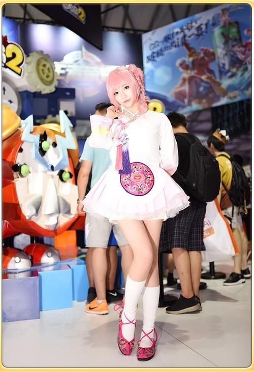 coser2游戏官网电脑版和手机版下载对比