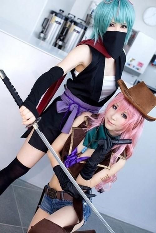 coser2游戏官网电脑版和手机版下载对比